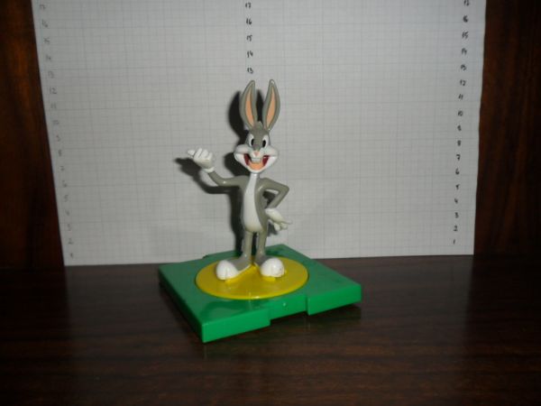 Looney Tunes - Pernalonga Com Base