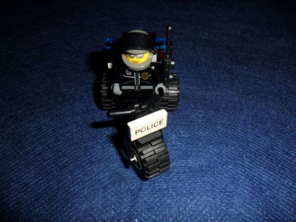 Lego - Policial No Triciclo