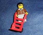 Lego - Boneco Homem Comum Com Carrinho De Entrega